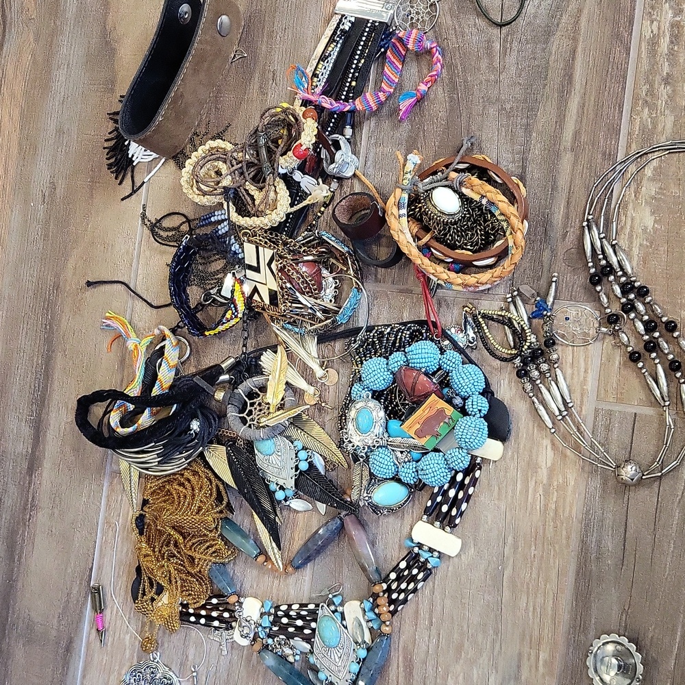 Craft Jewelry, Broken Beauties, Missing Stones, Single Earrings, Etc. - Picture 13 of 16